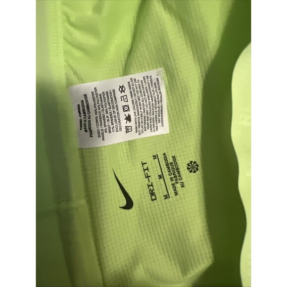 Medium MENS NIKE STRIDE RUNNING SHORTS  GHOST GREEN DM4761 358 - Picture 5 of 7